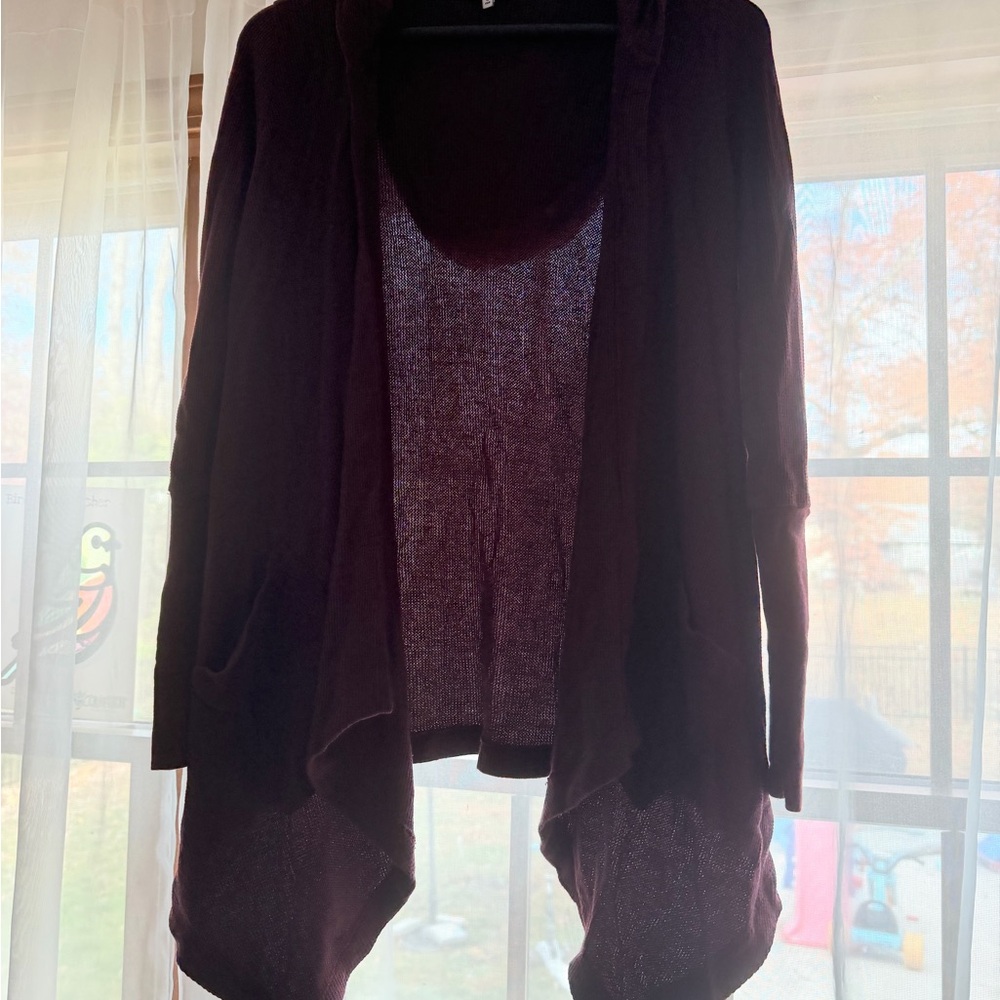 Splendid- Elegant Women's Burgundy Sweater